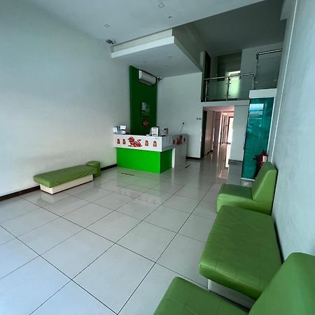Green Apple Boutique Hotel Kota Kinabalu Exterior photo
