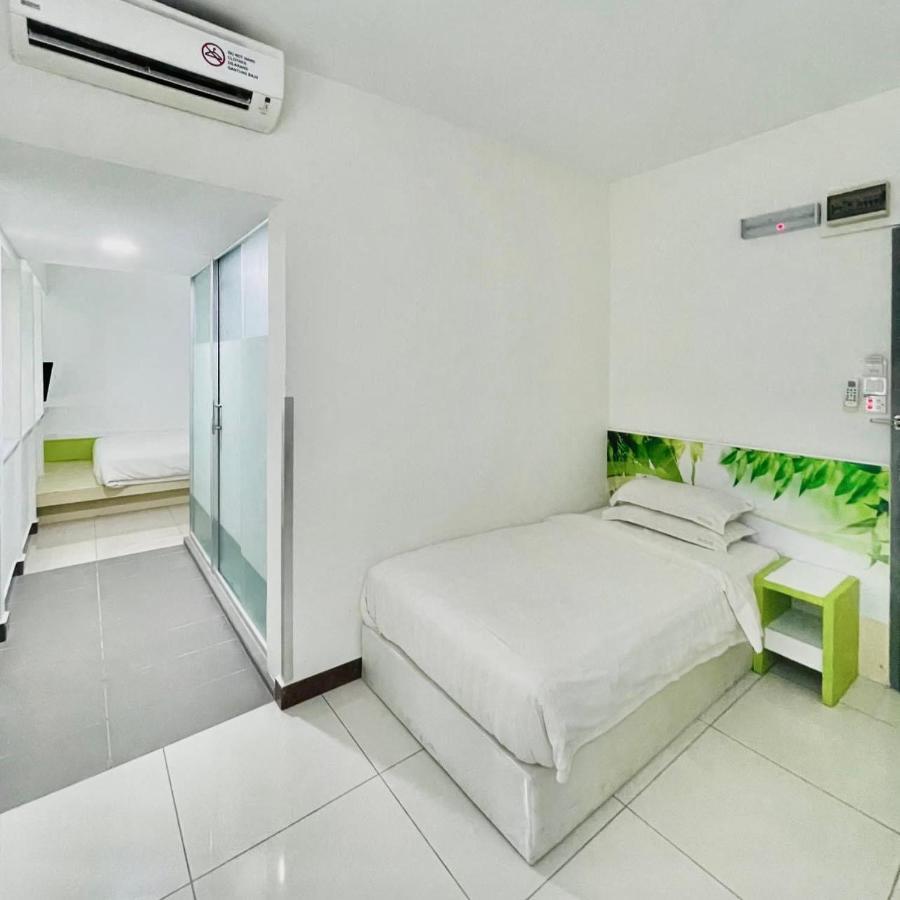 Green Apple Boutique Hotel Kota Kinabalu Exterior photo
